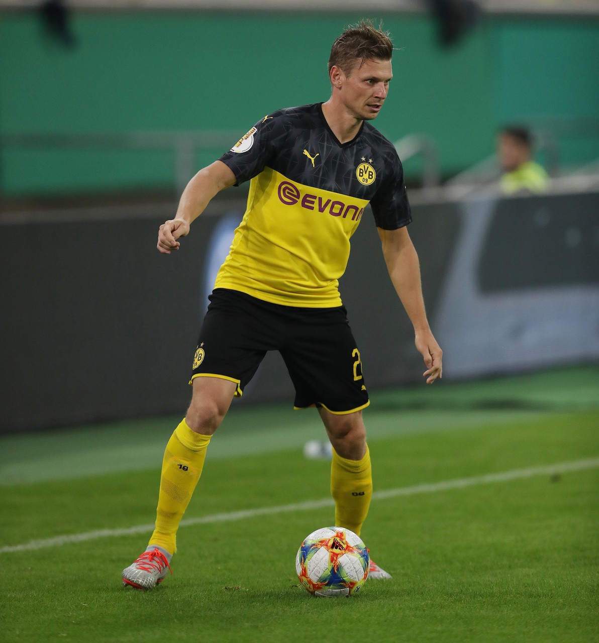 德天空：执教8场仅拿2分，多特名宿皮什切克辞去波兰乙球队帅位