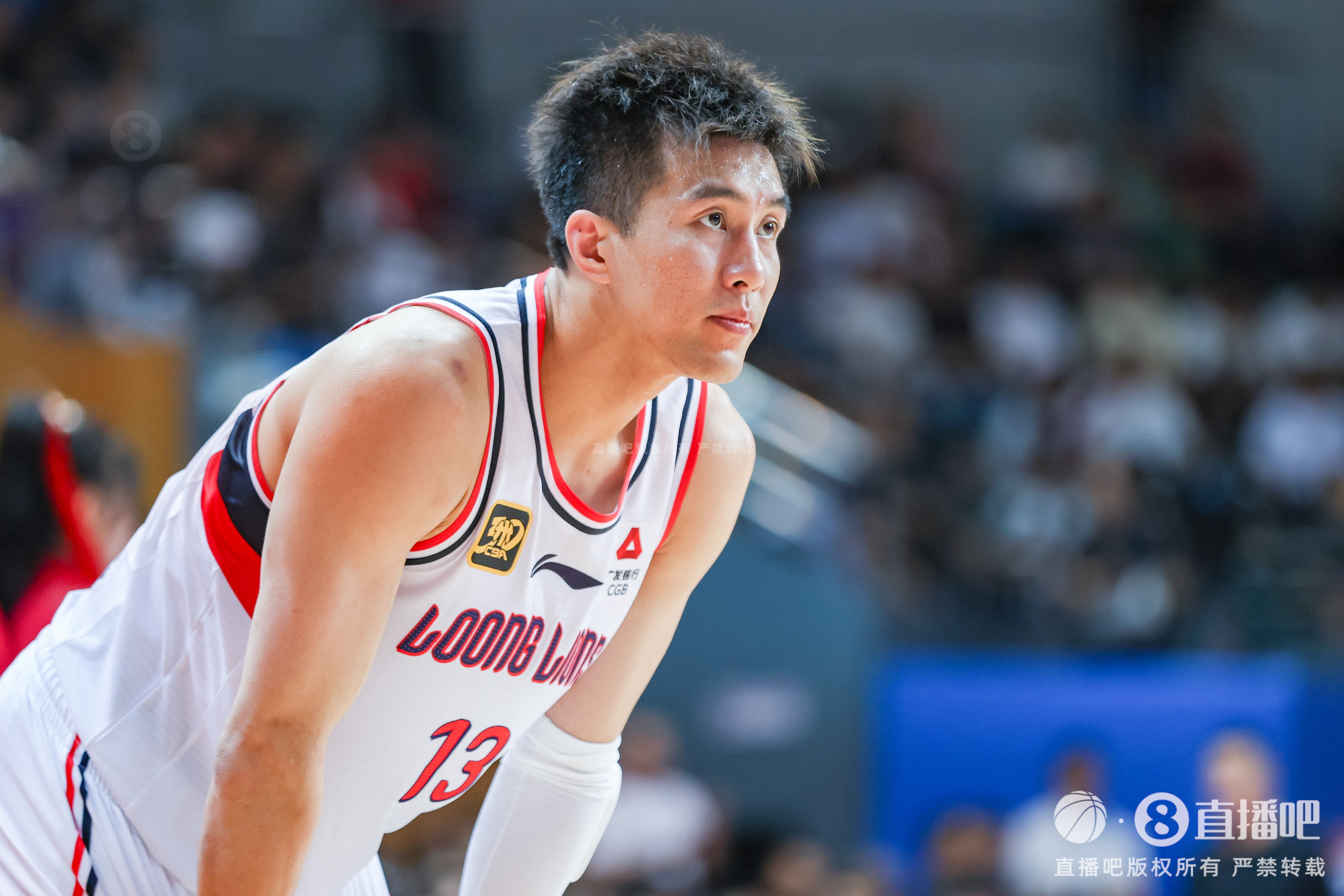 移动体育平台-持续引发热议！“知情人透露郭艾伦被骗细节”词条登顶微博热搜